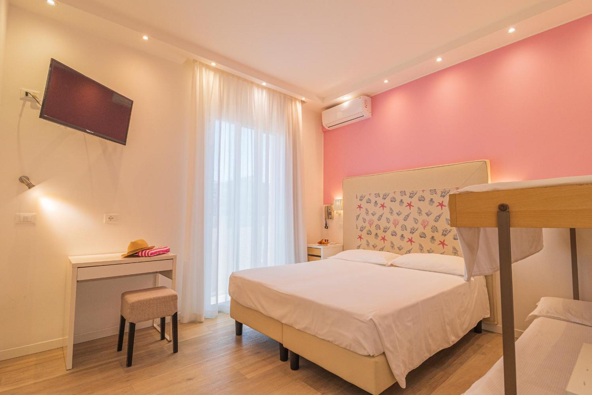 Economy Quadruple Room,1742778031:JPEG